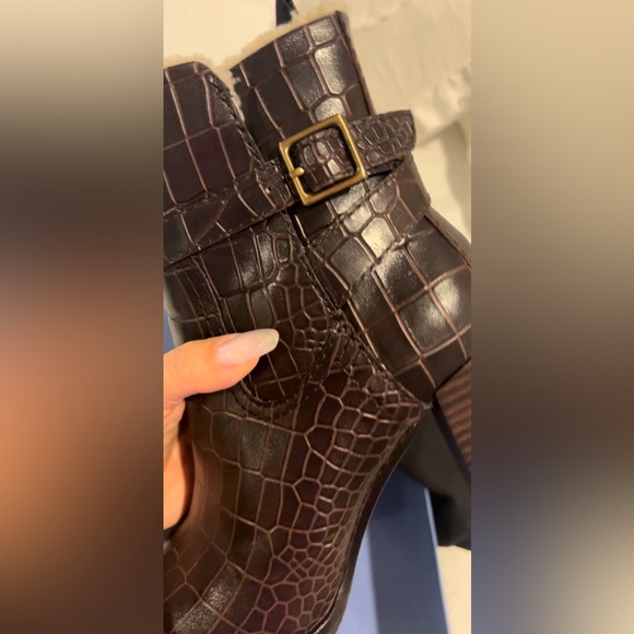 🤎NEW WITH BOX & dust bag Paige chocolate leather, croc-stamped boot 🐿️ - Picture 17 of 17